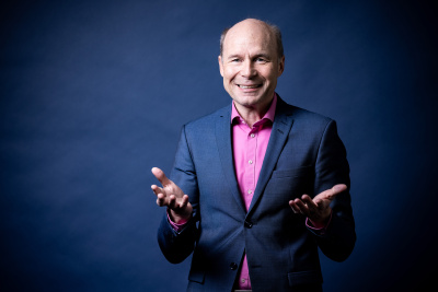 Ein Portrait von Dr. Karsten McGovern.