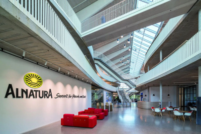 Foyer mit Empfang im Alnatura Campus in Darmstadt