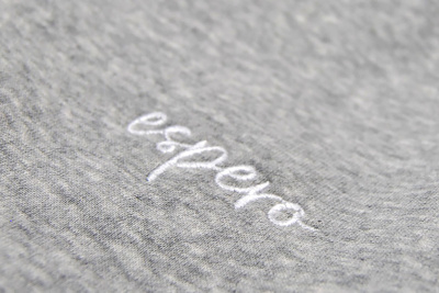 Eine graue Jogginghose