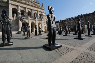 Keltenfürsten vor der Alten Oper in Frankfurt am Main.