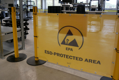 Ein Warnschild mit dem Hinweis "ESD Protected Area".