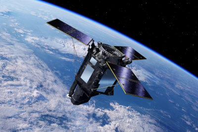 Der Satellit SeoSat über der Erde im Weltraum